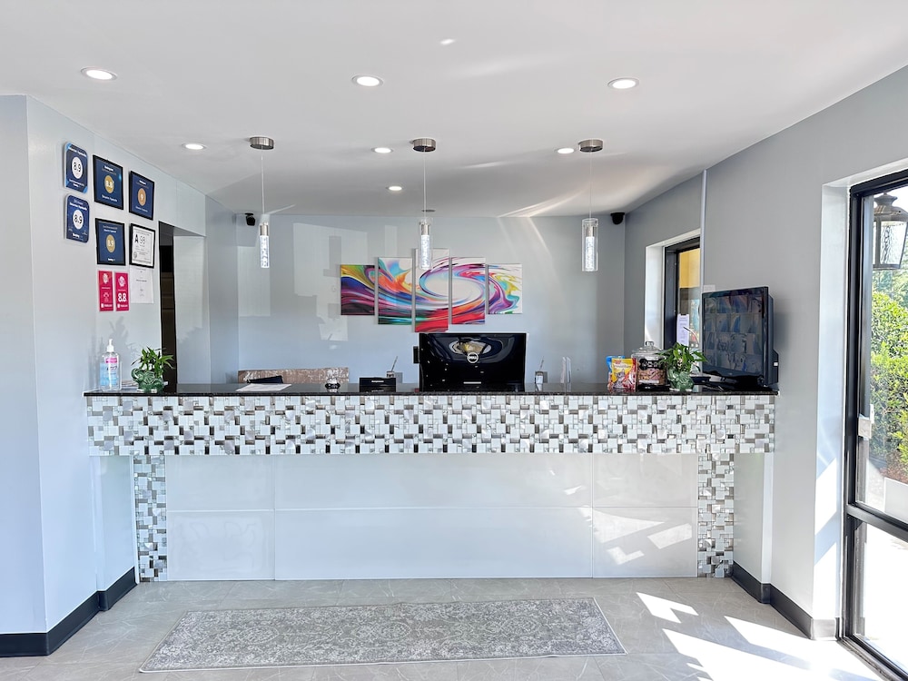 Deluxe Inn Fayetteville I 95 Exit 49 - photo 4