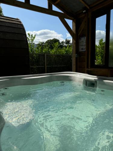 Luxury Pod With Hot Tub in Hereford, United Kingdom