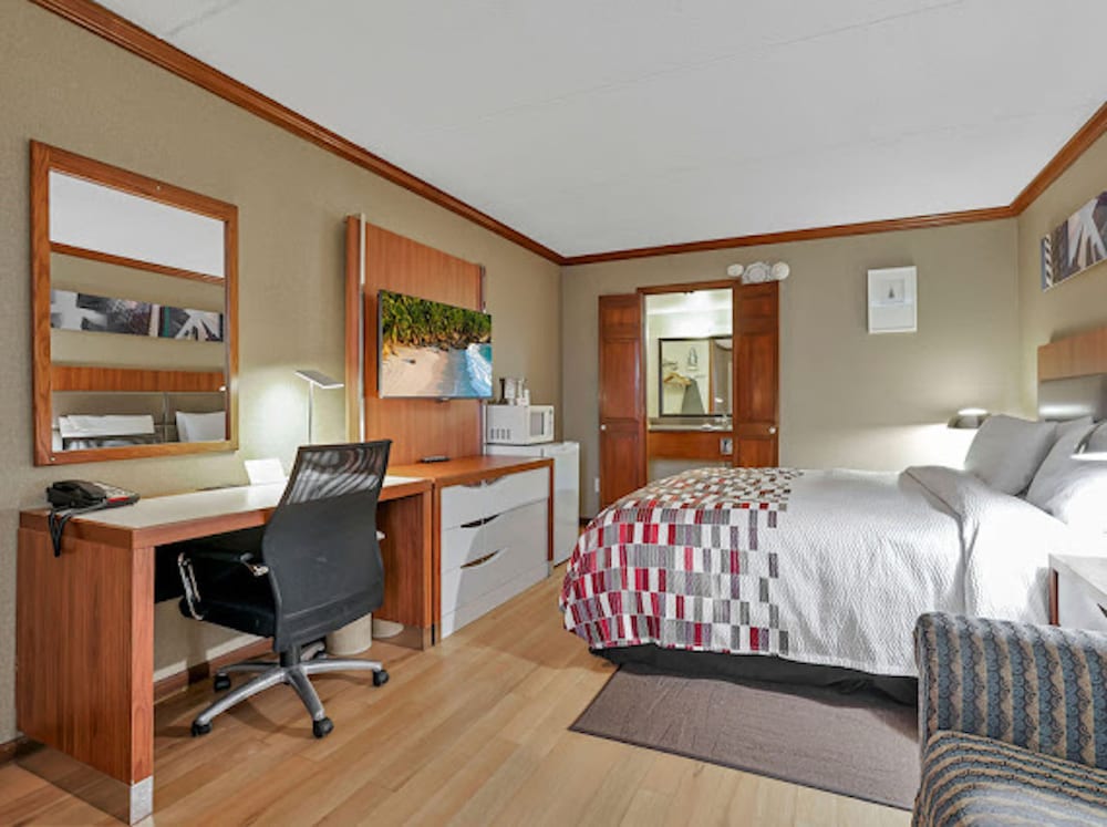 Red Roof Inn Uhrichsville - photo 11