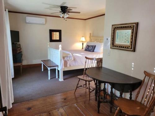 Oak Hill Inn - photo 19