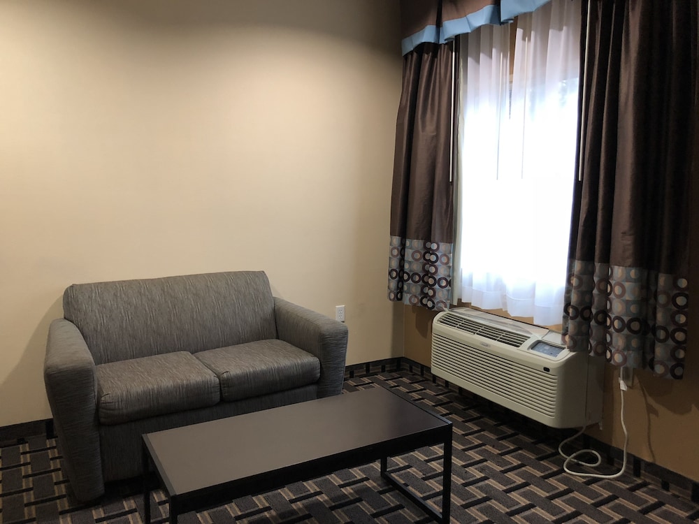 Downtowner Inns & Suites - photo 18