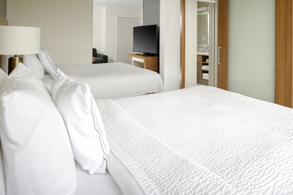SpringHill Suites Cincinnati North Forest Park - photo 9
