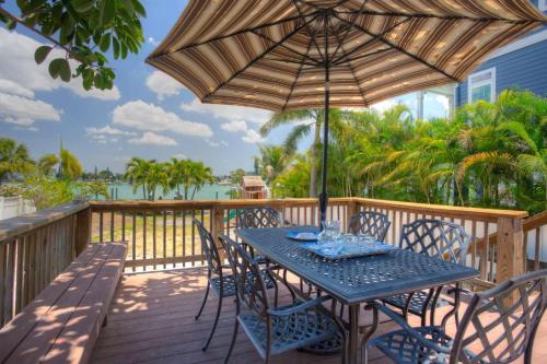 Treasure House — 4-Star Luxury Hotel in Saint Pete Beach, United States