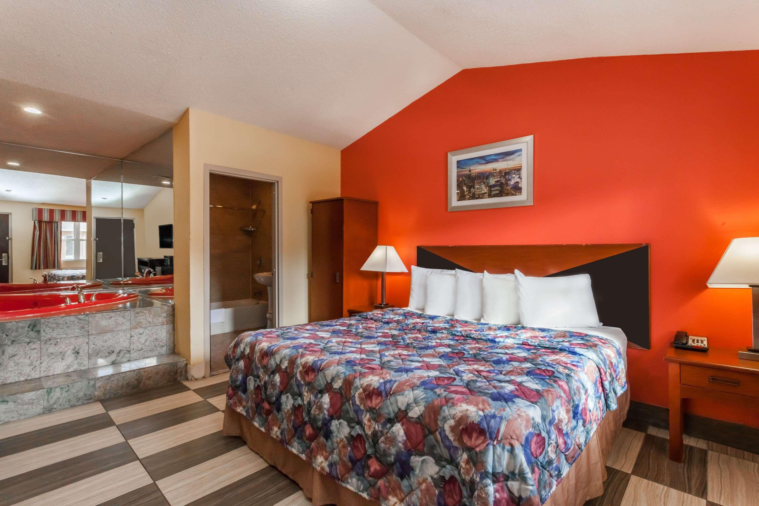 Travelodge by Wyndham Jersey City - photo 19