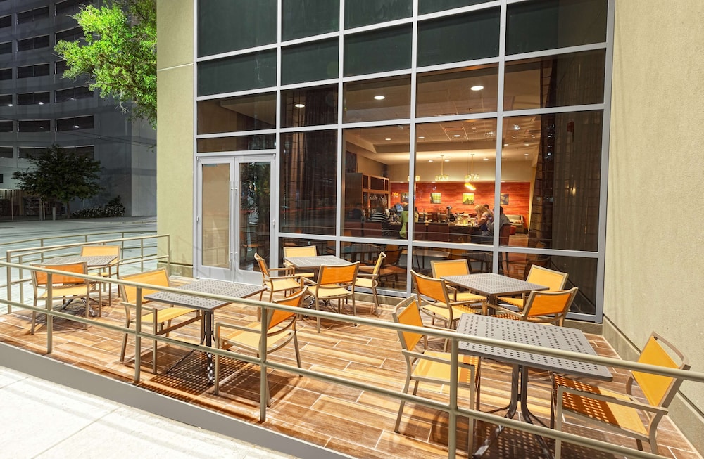 Hampton Inn Houston Downtown - photo 32