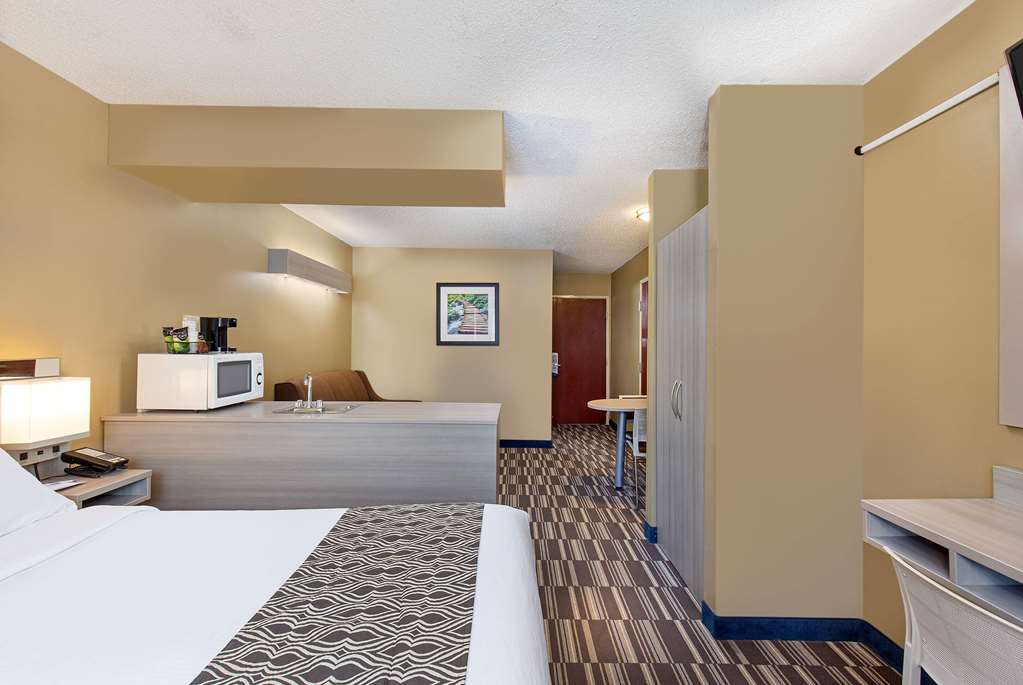 Microtel Inn by Wyndham Dry Ridge - photo 22