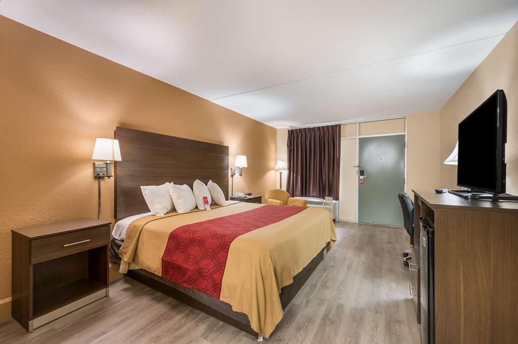 Econo Lodge Cullman South - photo 8