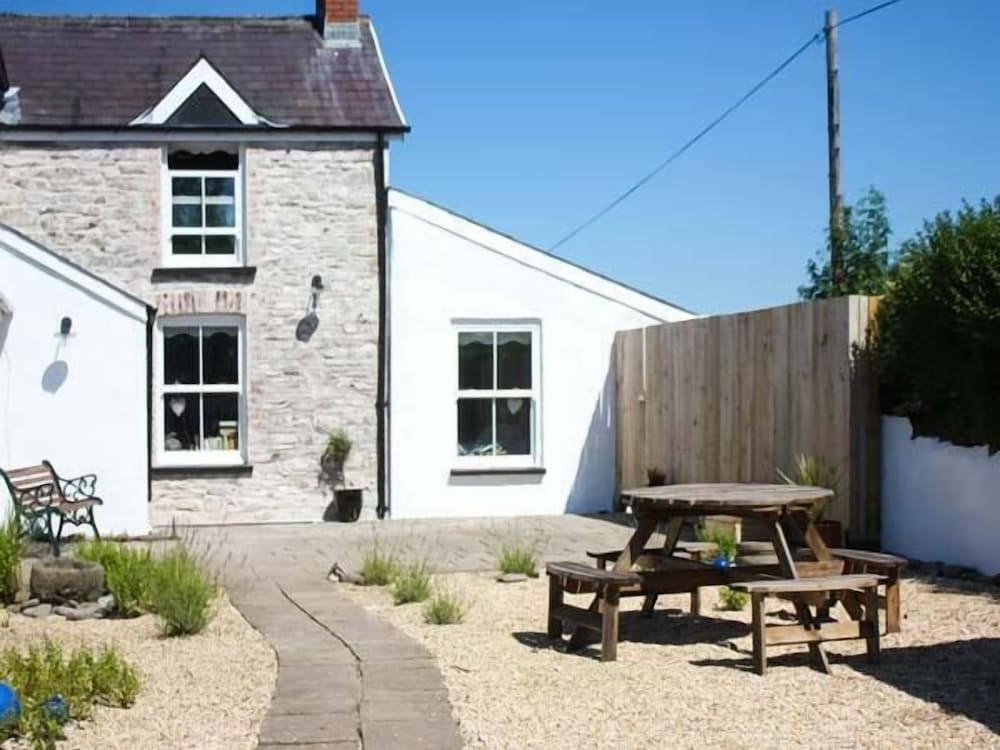 The Den Carmarthen — 4-Star Luxury Hotel in Carmarthen, United Kingdom