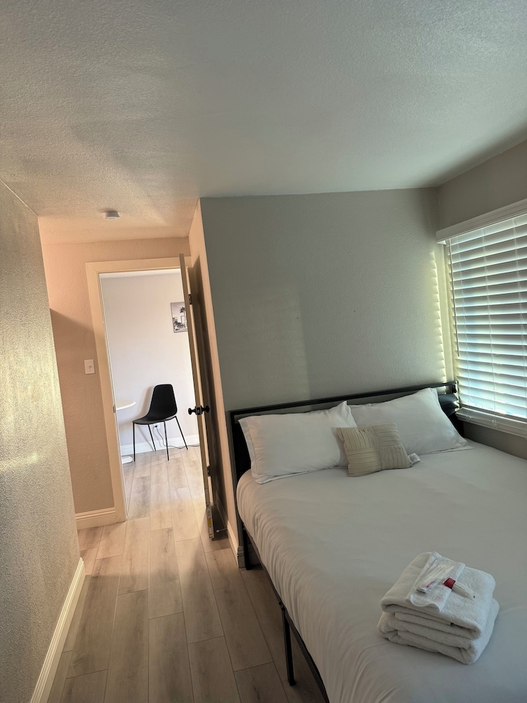 G Hotel - photo 11
