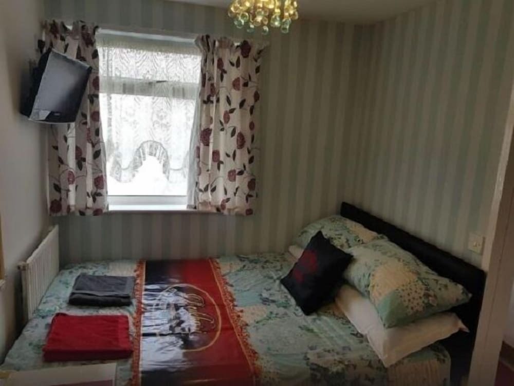 Bukhari Hotel — Blackpool — photo 3