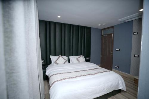 Asian Comfort in Srinagar, India