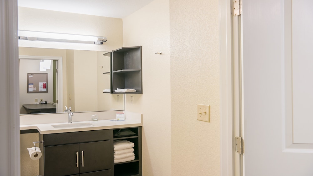 Candlewood Suites Bay City by IHG - photo 31