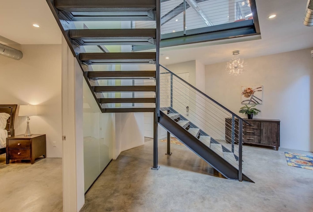 3BR Modern Marveldowntown Customprivate Balcony - photo 36