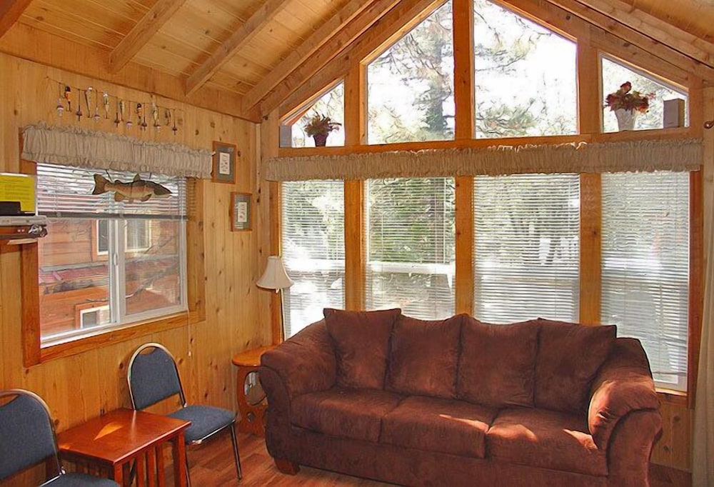 Idyllwild RV Resort Caravan Park - photo 6