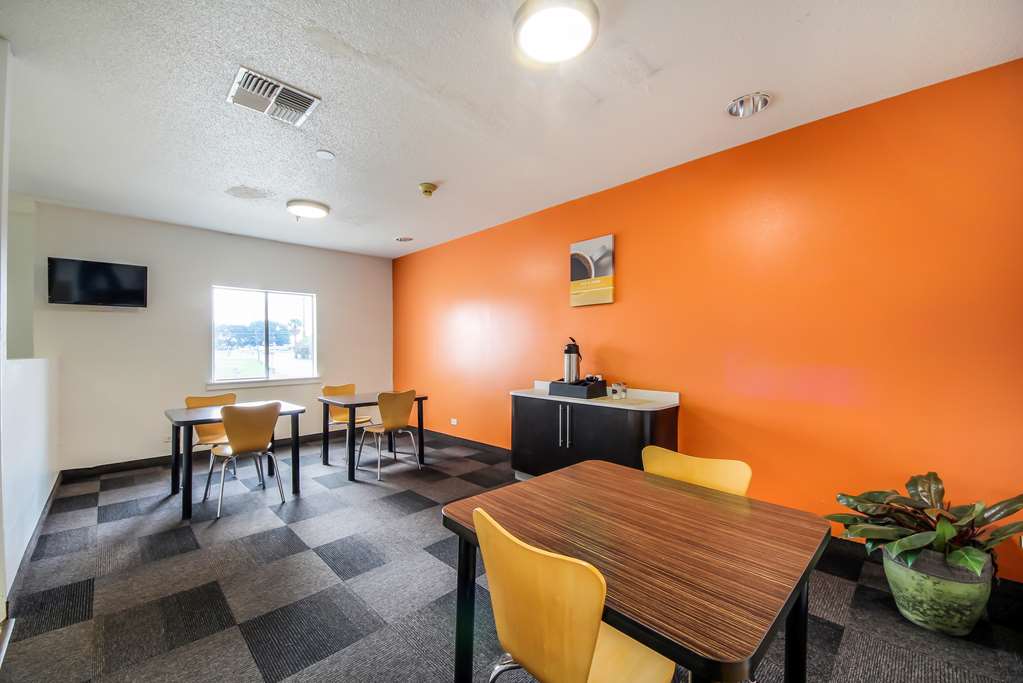 Motel 6 New Braunfels - photo 33