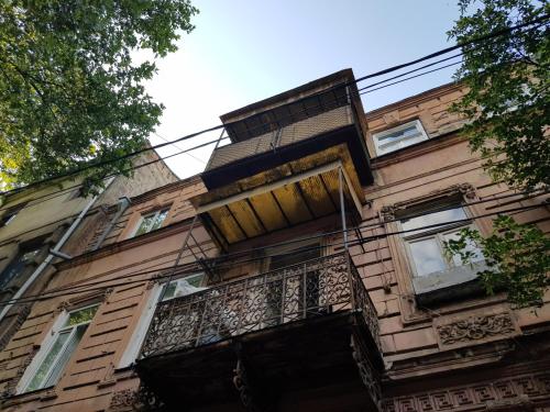 Luxury 3 BR apartment by Freedom square City Center