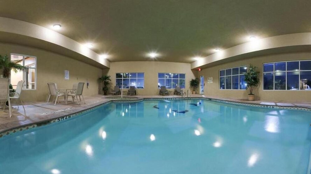 Lake Texoma Inn and Suites - photo 24
