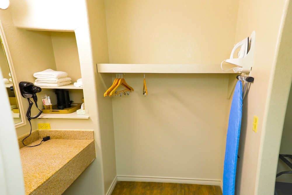 Wintergarden Inn - photo 20