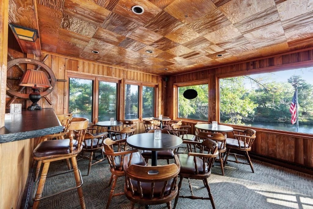 Chanticleer Inn - photo 29