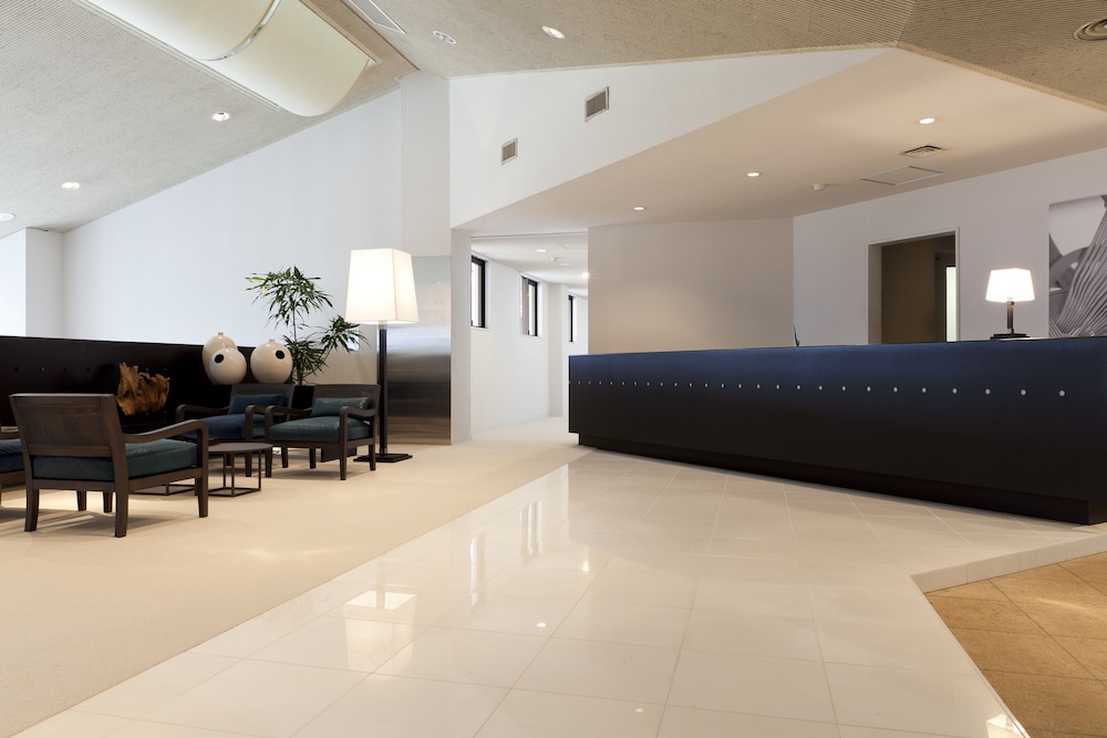 L'Hotel du Lac — 4-Star Luxury Hotel in Nagahama, Japan