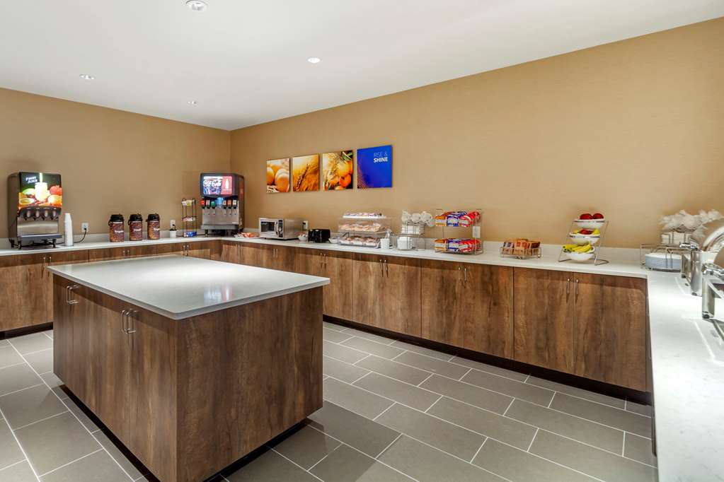 Comfort Suites Grand Island South - photo 30