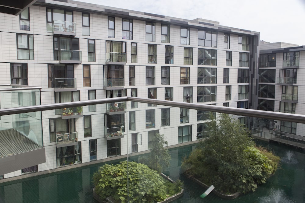 Times Square Apartments — 4-Star Luxury Hotel in London, United Kingdom