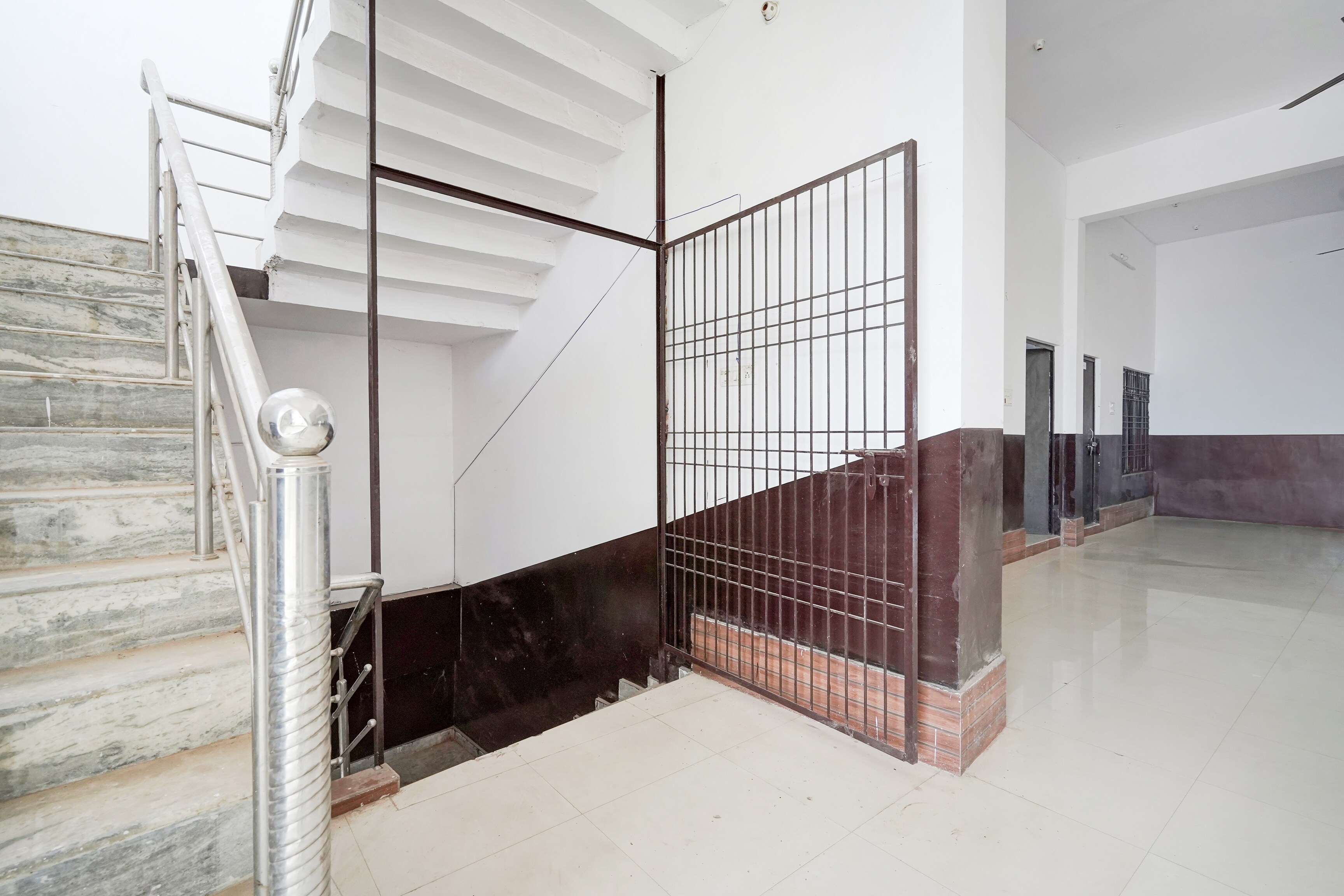 Hotel O Sp Grand Sidhauli — 4-Star Luxury Hotel in Mahmudabad, India
