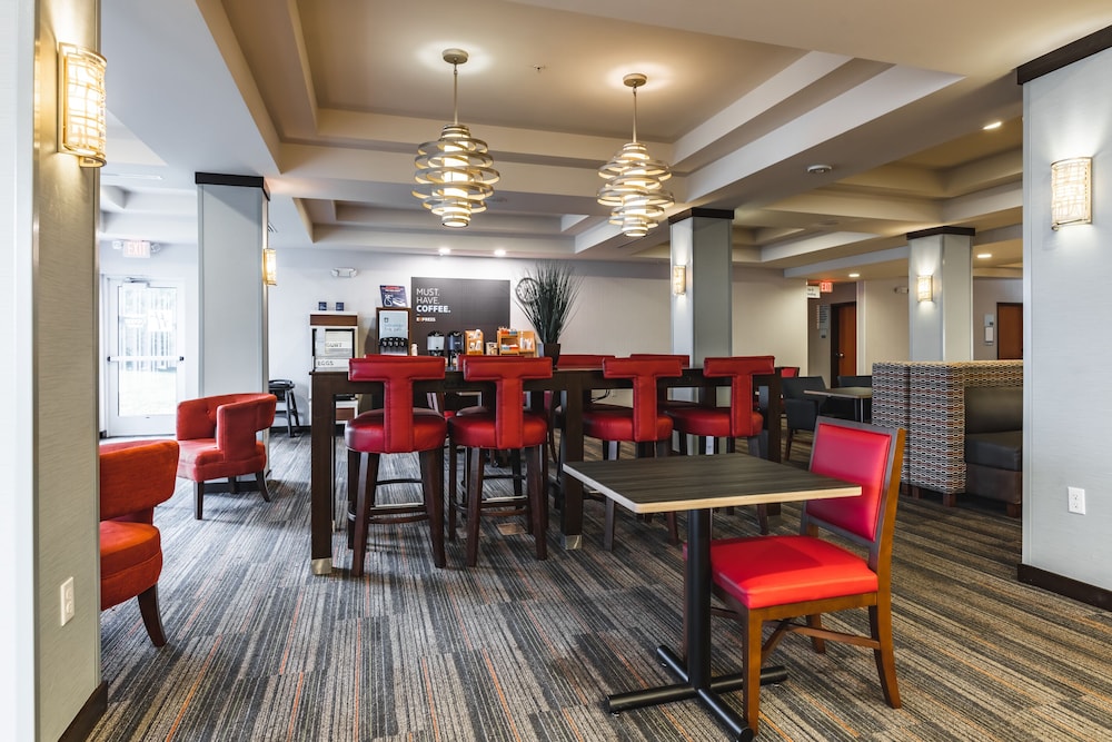 Holiday Inn Express & Suites New Martinsville by IHG - photo 43