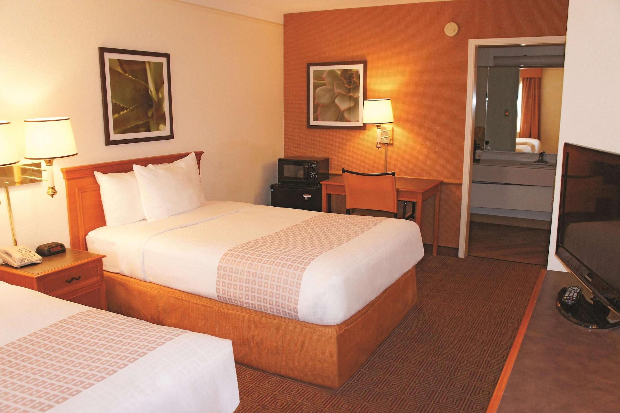 Baymont by Wyndham San Antonio South Park - photo 3