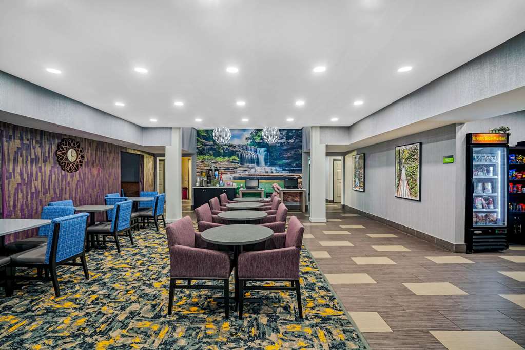 La Quinta Inn & Suites by Wyndham Cookeville - photo 5