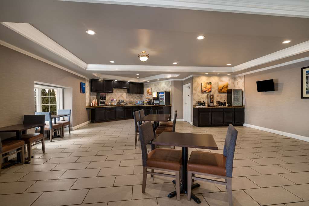 Comfort Inn & Suites Plattsburgh Morrisonville - photo 30