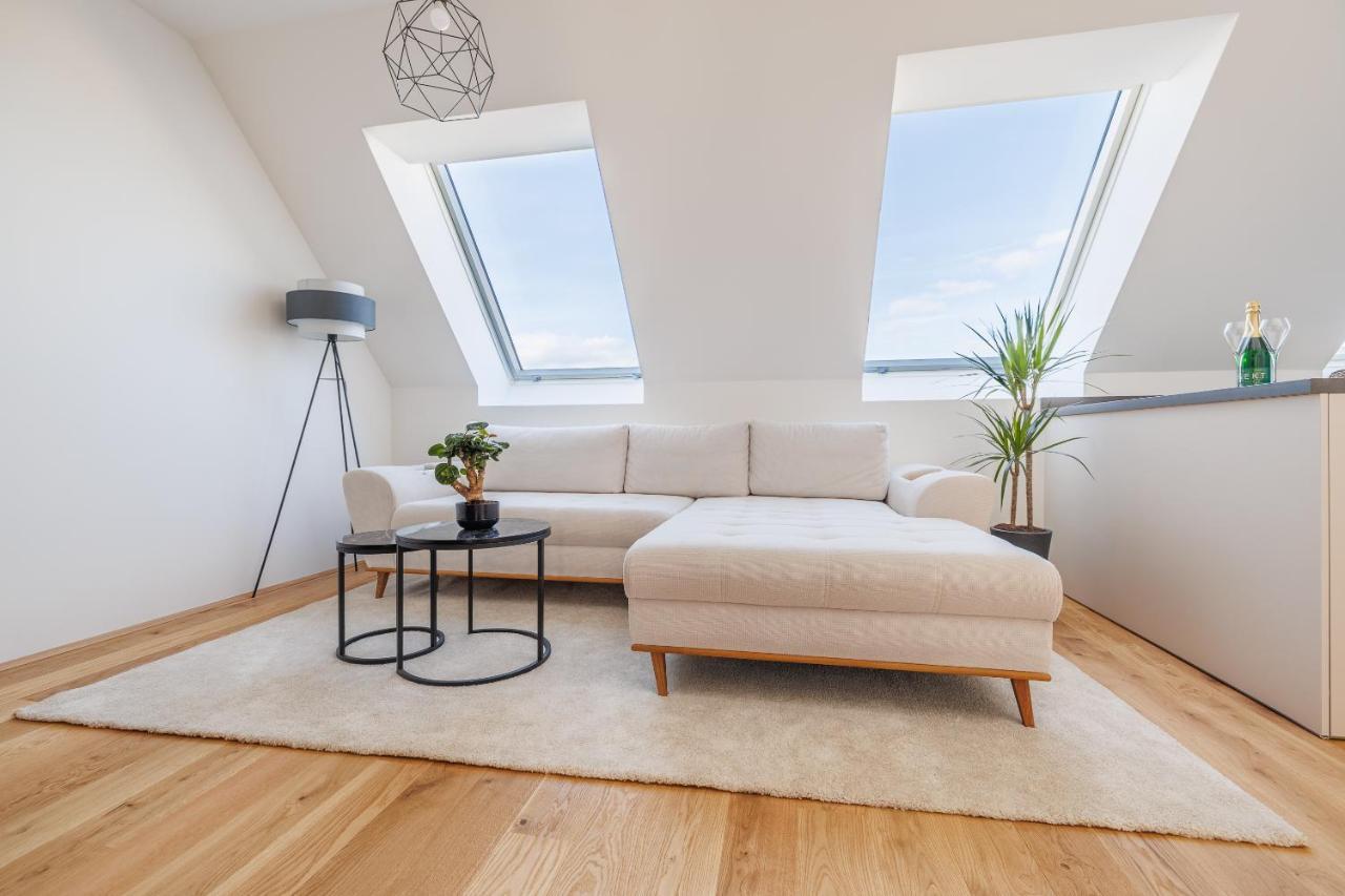 SYMPHONY Apartments 38 Modern Loft with Terrace and Grill in Central Location — 4-Star Luxury Hotel in Vienna, Austria