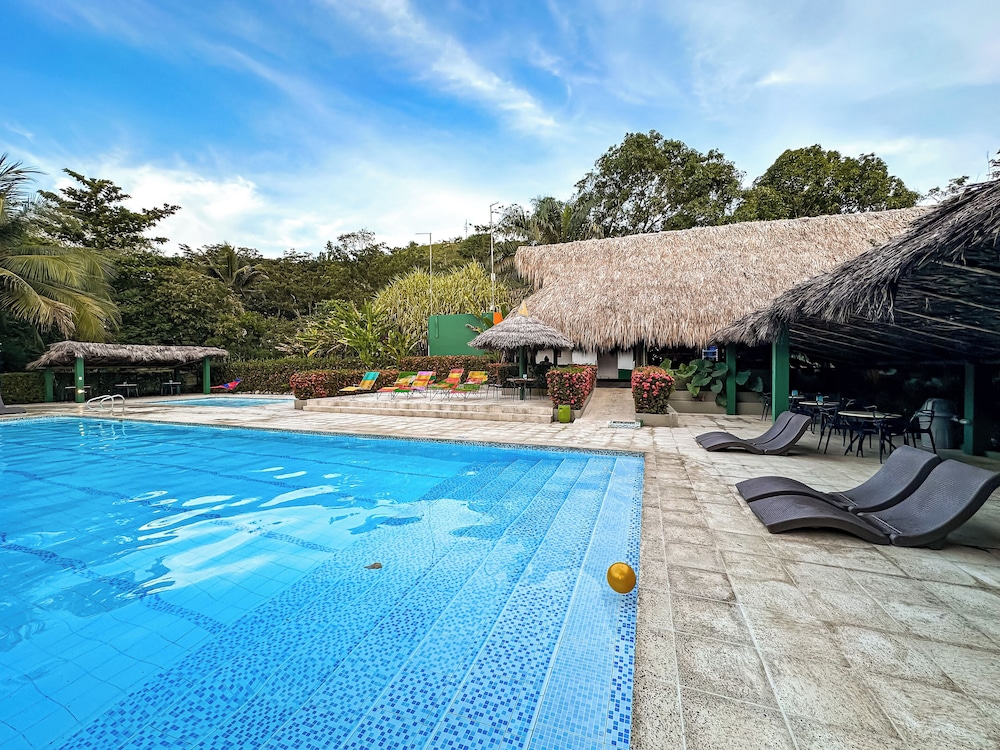 Los Colores Ecoparque — hotel in Puerto Triunfo