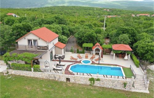Three Bedroom Holiday Home In Grab — 4-Star Luxury Hotel in Trilj, Croatia
