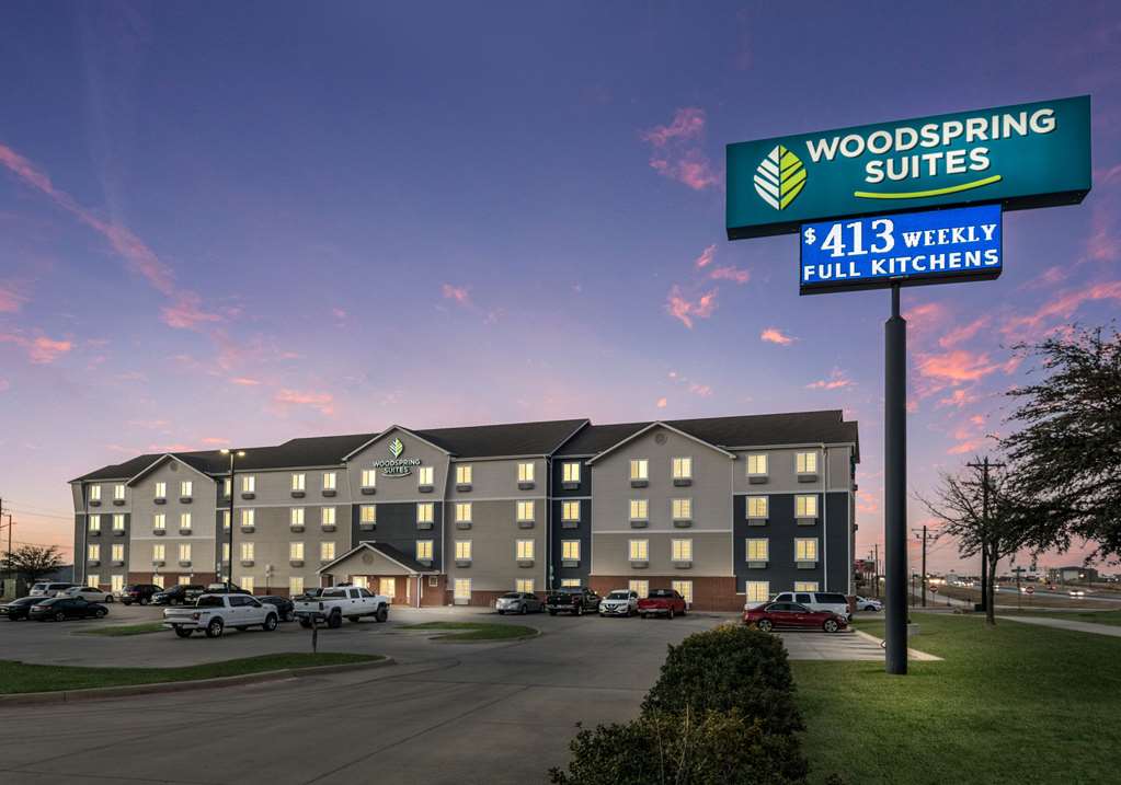 Woodspring Suites Denton - photo 22