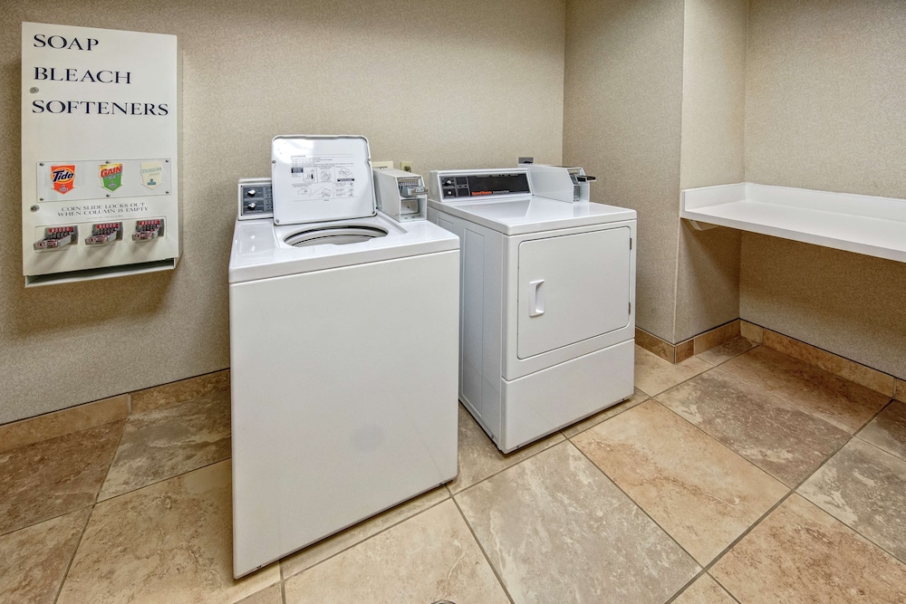 Hampton Inn Cambridge - photo 33