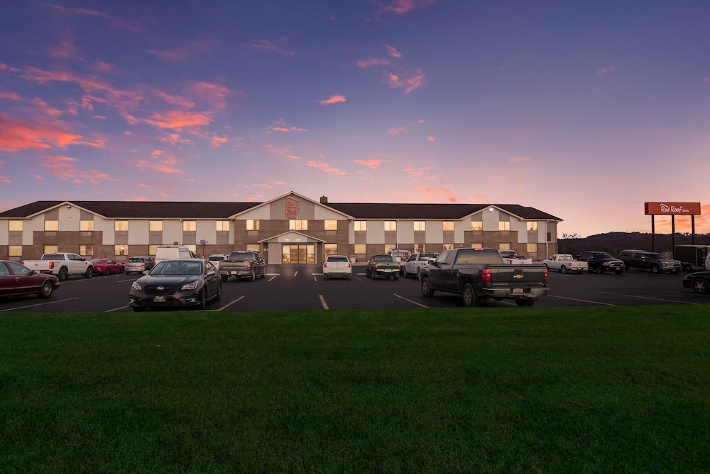Red Roof Inn Greensburg - photo 33