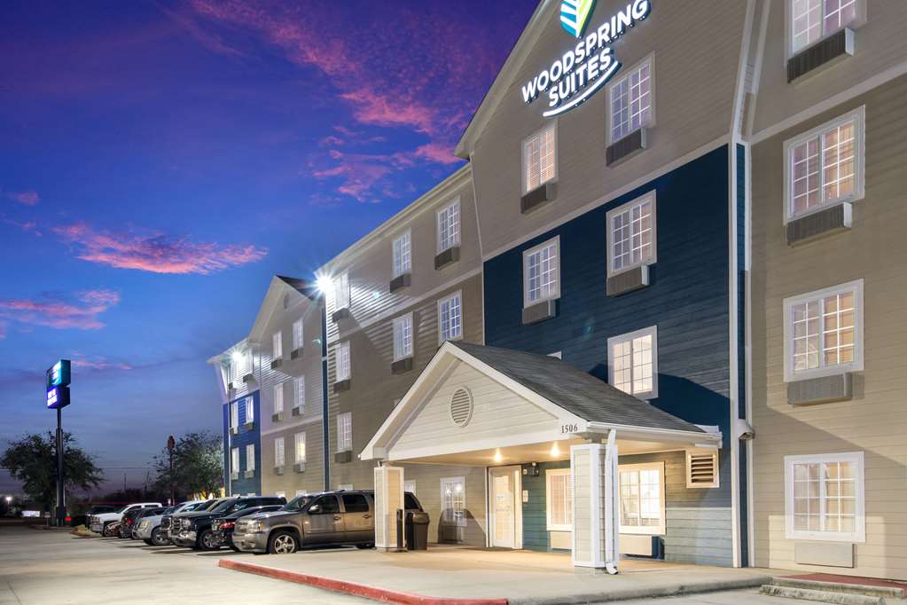 WoodSpring Suites Houston La Porte - photo 7