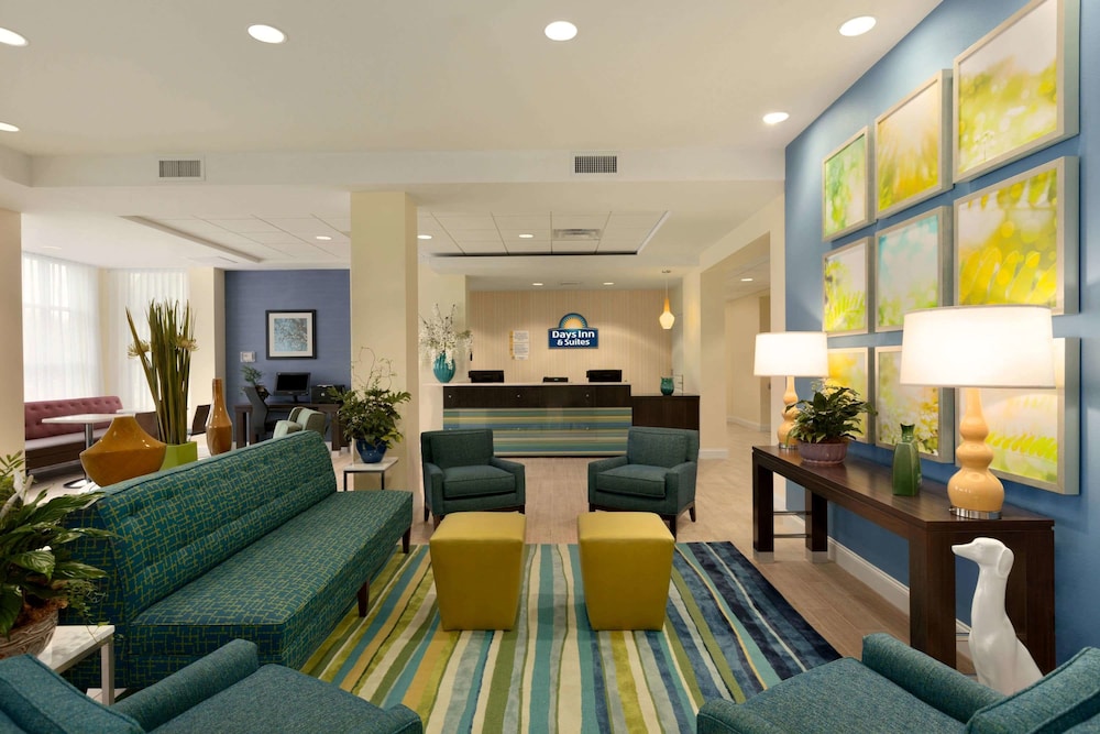 Days Inn & Suites by Wyndham Altoona - photo 5