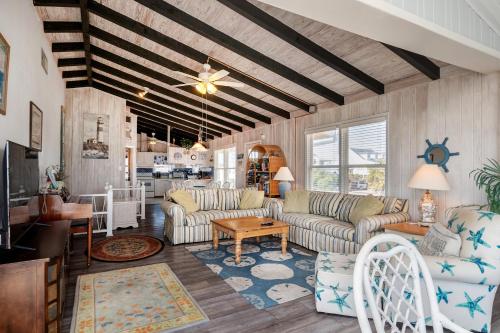 Brigantine by Oak Island Accommodations - photo 16