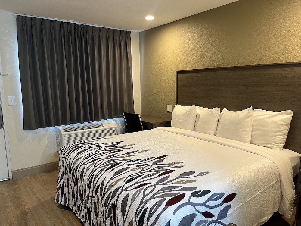 Red Roof Inn Haltom City - photo 6