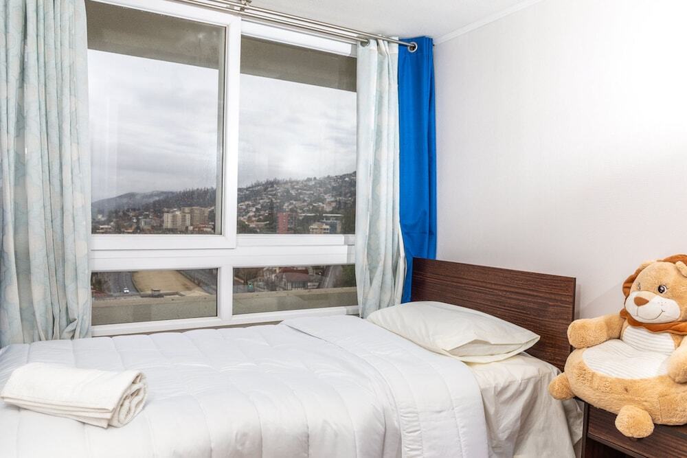 Viña Retreat 2BR W Pool Wifi & Parking — 4-Star Luxury Hotel in Vina Del Mar, Chile