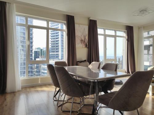 White Sails Apartments