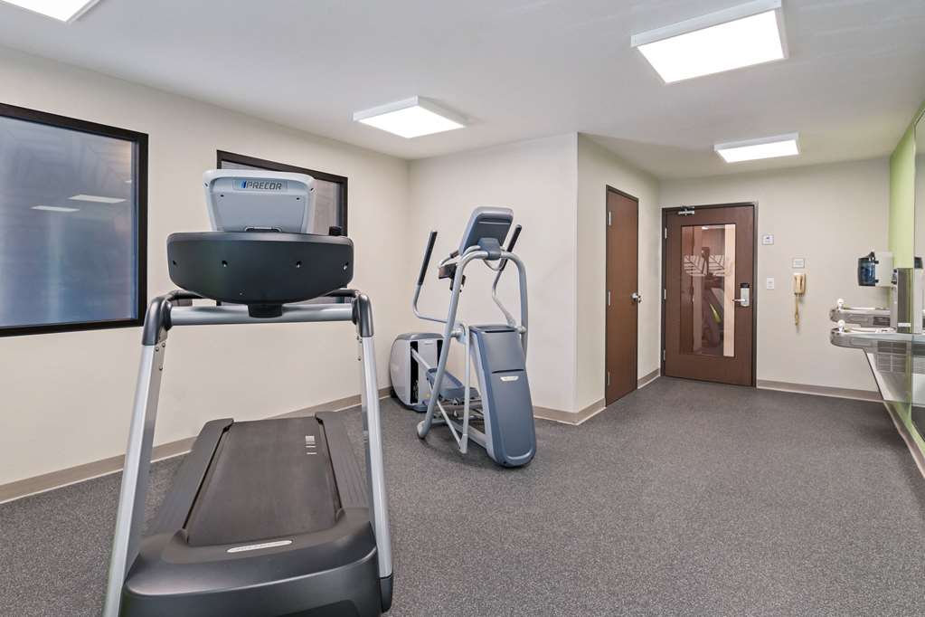 WoodSpring Suites Davenport Quad Cities - photo 19