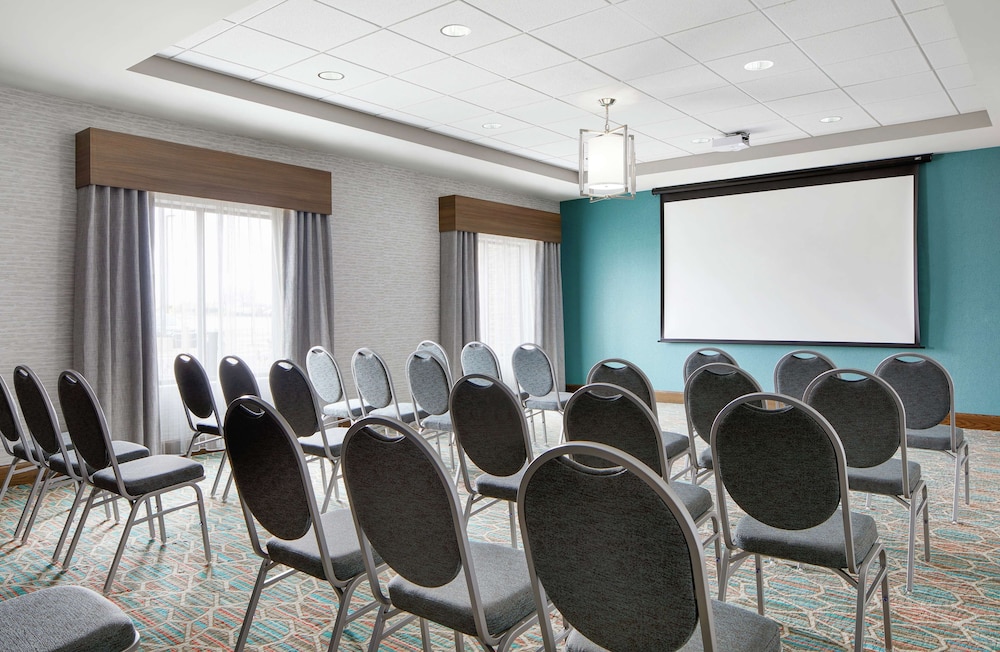 Hampton Inn & Suites Chicago Waukegan - photo 31