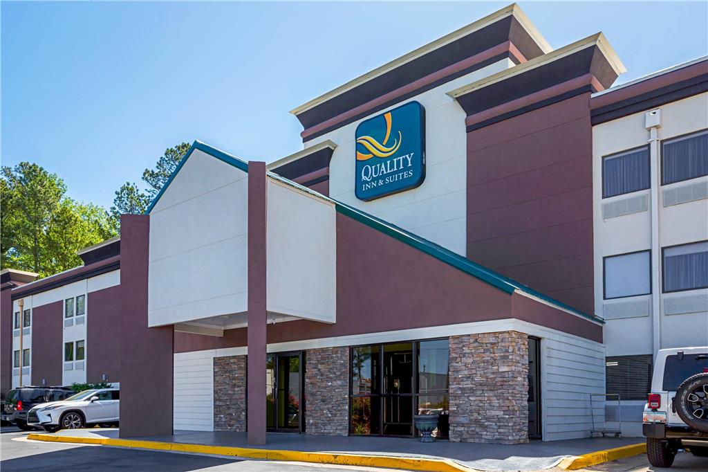Quality Inn & Suites near Six Flags East - photo 2