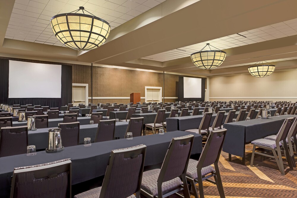 Sheraton Overland Park Hotel at the Convention Center - photo 27