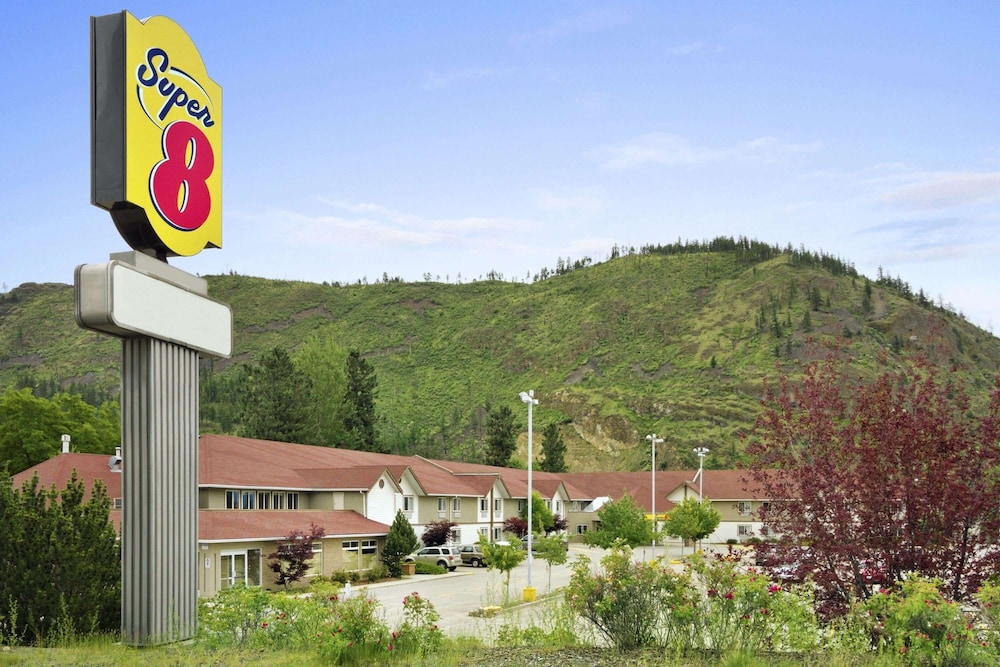 Super 8 by Wyndham West Kelowna BC in West Kelowna, Canada