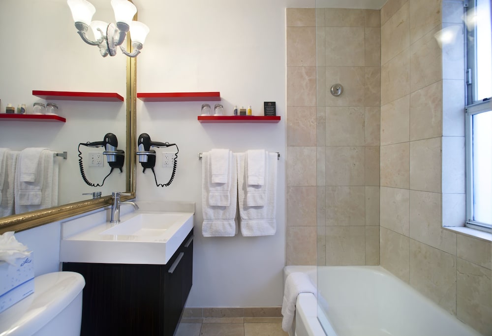 Red South Beach Hotel - photo 13