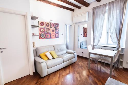 Cosy And Bright Flat in the Heart of Porta Venezia — 4-Star Luxury Hotel in Milan, Italy